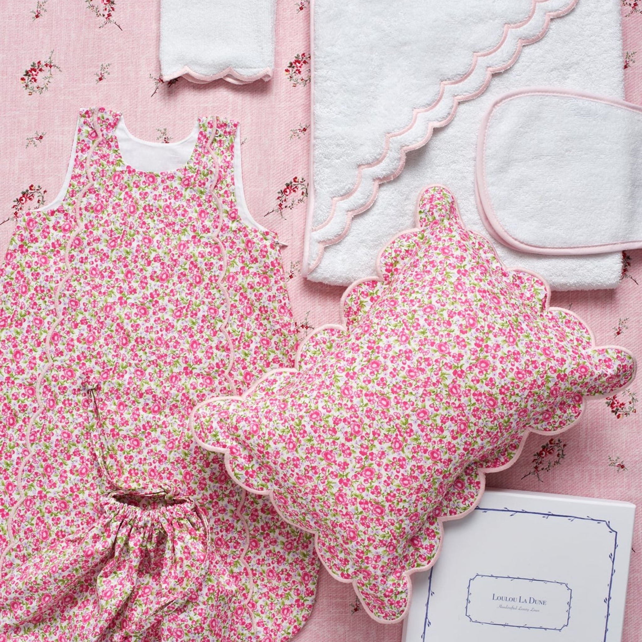 Ultimate Newborn Pink Floral Sleepsack & Bath Gift Set